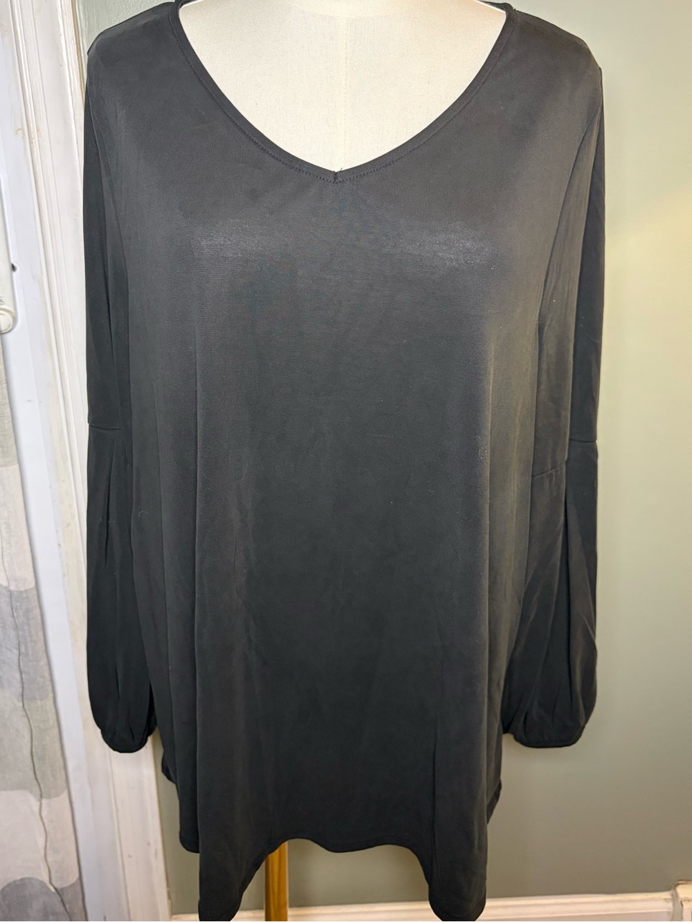 Lord & Taylor Black V-Neck Long Sleeve Blouse